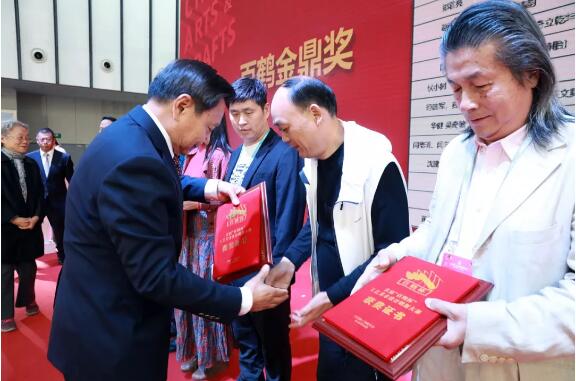 C:\Documents and Settings\Administrator\桌面\2019百鹤杯评选结果\QQ截图1.jpg C:\Documents and Settings\Administrator\桌面\2019百鹤杯评选结果\QQ截图1.jpg