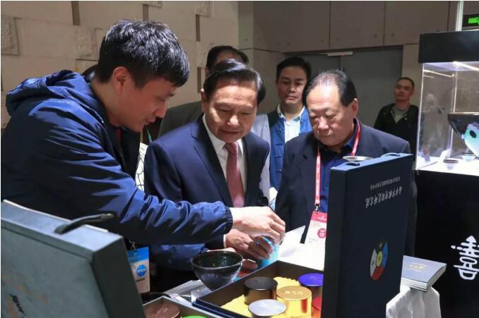 C:\Documents and Settings\Administrator\桌面\首届中国工艺美术博览会在南京开幕\QQ截图9.jpg C:\Documents and Settings\Administrator\桌面\首届中国工艺美术博览会在南京开幕\QQ截图9.jpg